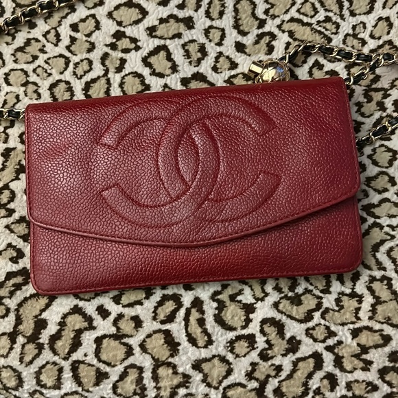 Chanel wallet on a chain - Picture 1 of 9